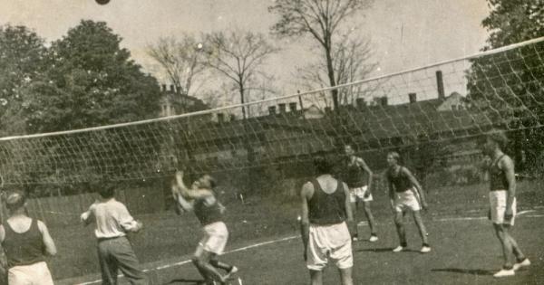 Историята на волейбола започва на на 9 февруари 1895 г.