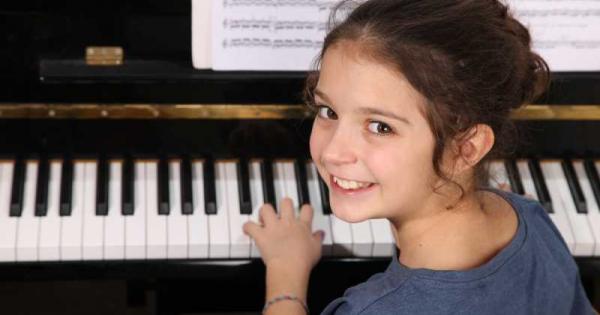 Когато децата подрънкват на пиано може да ни се струва
