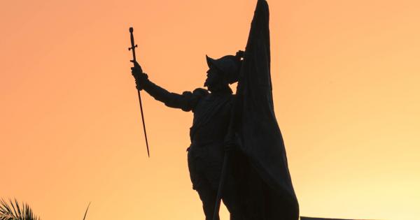 Испанският конкистадор Васко Нунес де Балбоа става първият европеец успял