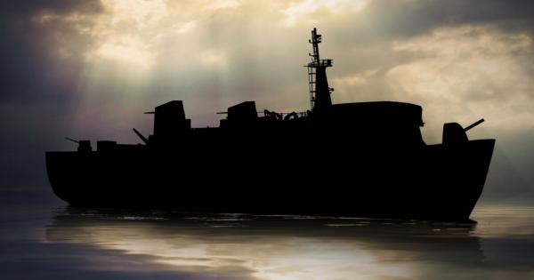 През 1947 г холандският товарен кораб Оранг Медан намиращ се край