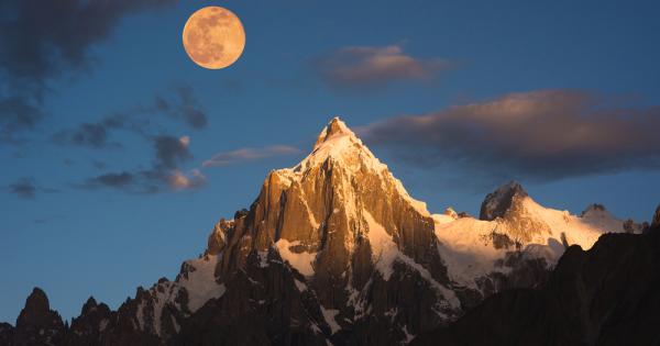 Стефан Стефанов осъществи второ българско изкачване на К2 – вторият