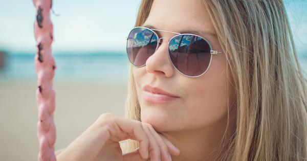 Най древният праобраз на слънчевите очила са наочниците използвани от инуитите