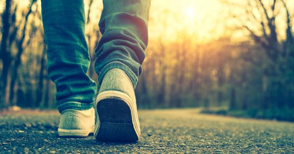 Когато кракът ви докосне земята той изпраща нагоре по тялото