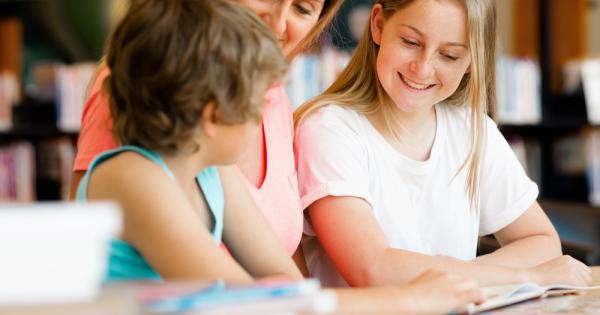 Когато си в училище в което майка ти е учителка