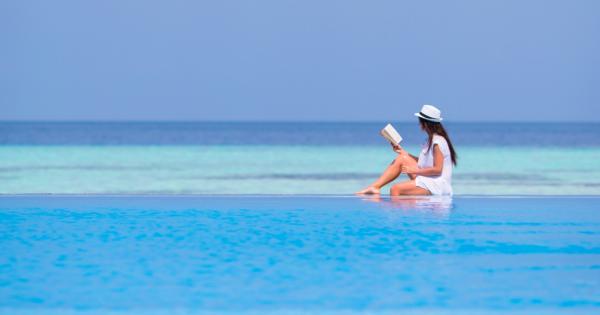 Търси се библиофил който да прекарва времето си в луксозен