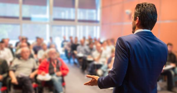 Пристига имейл който ви призовава да изнесете презентация пред важни