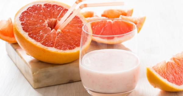 Пълен стомах чаша мляко или сок от грейпфрут и