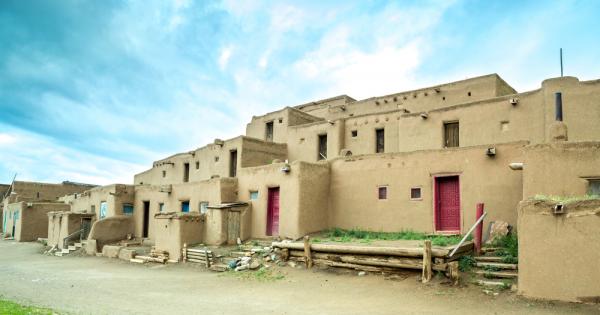 Таоското бучене от английски Taos hum е феномен с неизяснена природа Нарича се