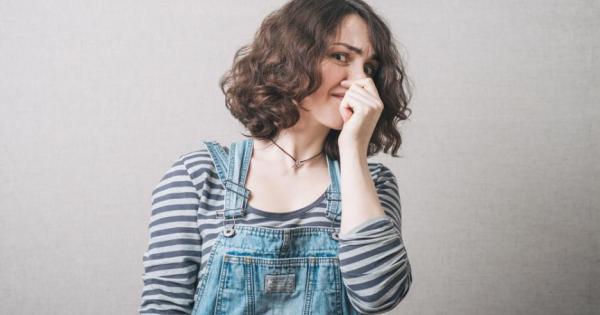 Развалени яйца повръщано от животни или просто разлагащ се кит