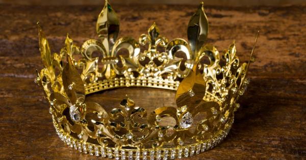 Едно време в далечния град Вирани царуваше владетел който бе