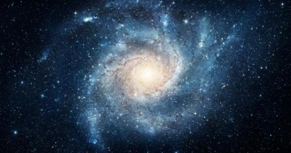 Наблюденията на звездите и галактиките показват че Вселената се разширява