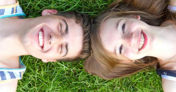 Любовта е сляпа но красива Тя кара този шантав свят