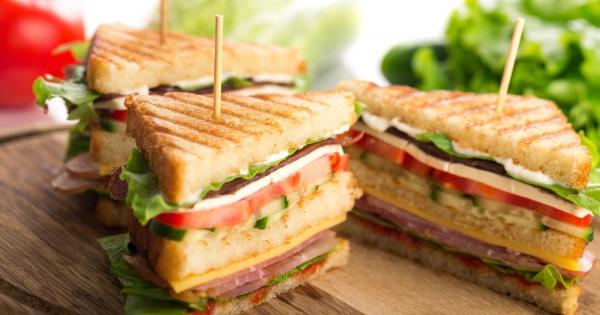 Сандвичеви острови е името дадено на днешните Хавайски острови от