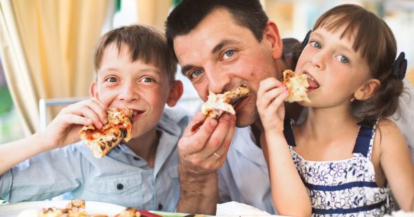 Когато мама я няма в къщи татко поръчва пица това