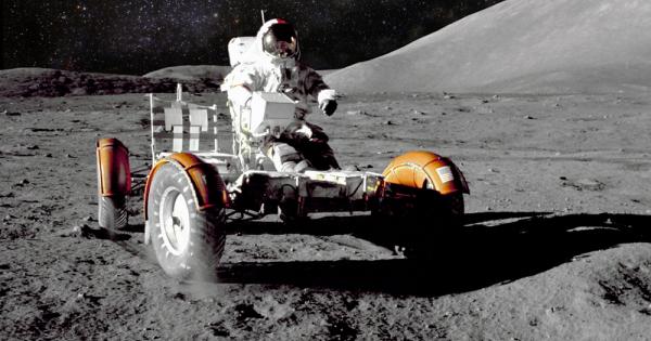 31 юли 1971 г. - Дейвид Скот и Джеймс Ъруин шофират Лунар Роувър ...