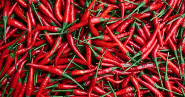 Чудили ли сте се някога защо лютивата храна ни кара