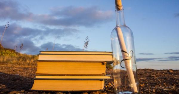 Чарлс Буковски е американски поет романист и публицист известен с безкомпромисния си език любовта си