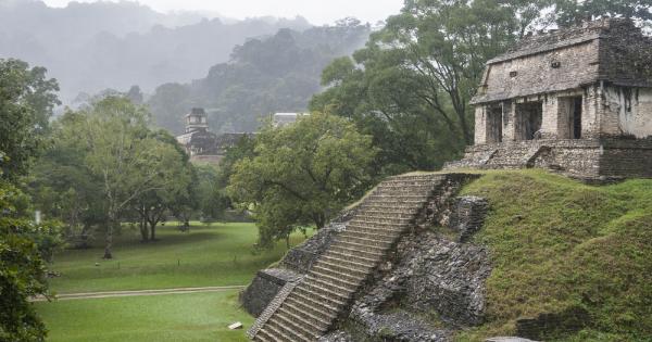 Цивилизацията на маите е известна с красивите си храмове сложната