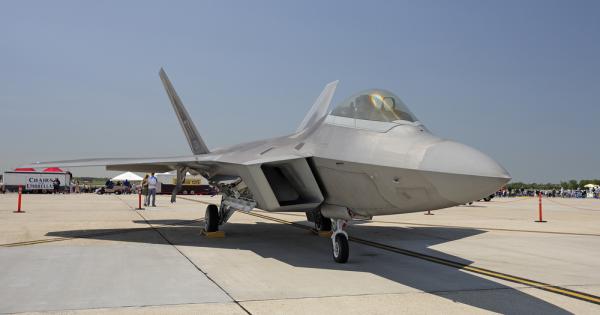 Един от най модерните стелт изтребители в света не успя да