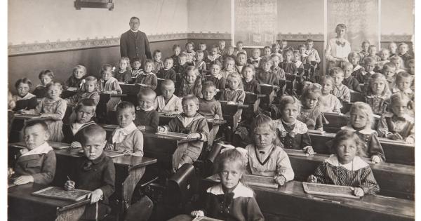 Член кор проф дин Румяна Радкова Институт за исторически изследвания на