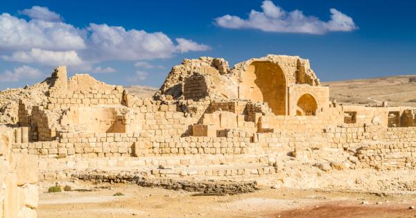 Днес Иисус често се представя като брадат мъж с руса