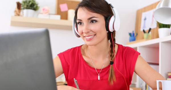 Средният човек прекарва почти по два часа дневно в социалните