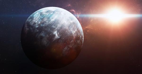 Гигантска планета която се спотайва в крайните райони на Слънчевата