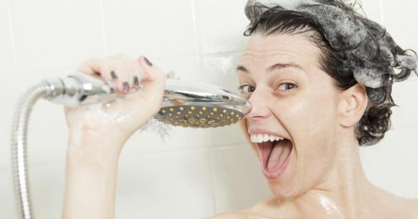 Днес повечето хора смятат всекидневния душ за нещо задължително Внимателно