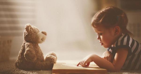 Рано сутрин е а детето крещи реве с пълно гърло