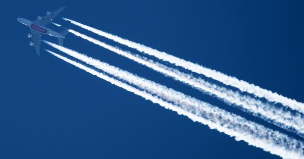 Тровят ли ни следите които оставят самолетите в небето пише