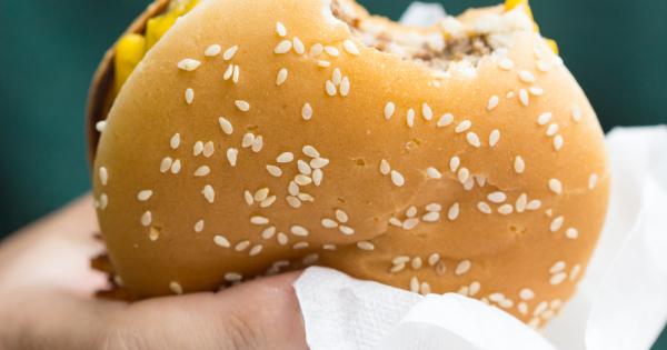 Преди време Buzzfeed публикува клип в който хамбургерите от няколко