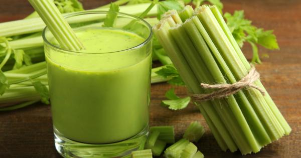 Толкова зелен толкова здравословен Сокът от целина е най новият хит