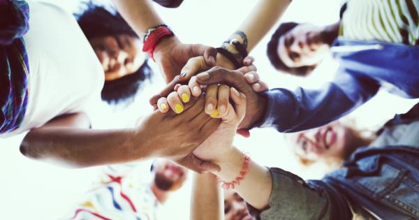 Нарцистичните натури първоначално привличат другите но емоционалната интелигентност е това