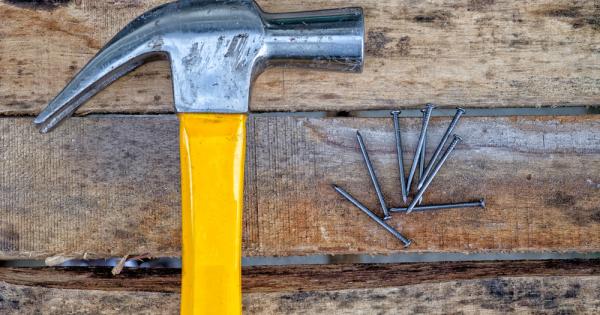 Живял някога юноша с лош характер Баща му веднъж му