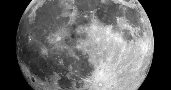 Създаването на постоянно селище на Луната е първи етап от