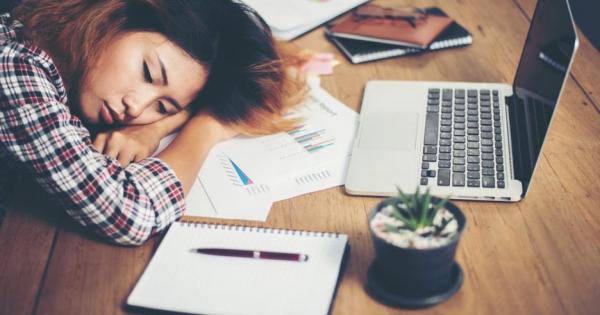 Вероятно ви е познато чувството за връхлитаща сънливост в средата