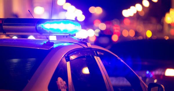 Ревът на излитащ самолет писъкът на пожарна сирена острият звук