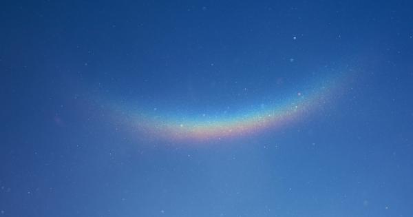 Този красив оптичен феномен се получава от пречупването на слънчевата