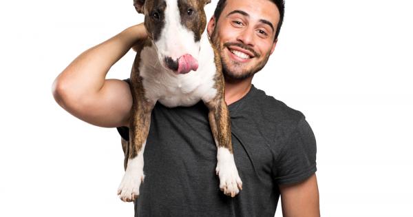 Собствениците на домашни любимци са способни да изразят любовта и