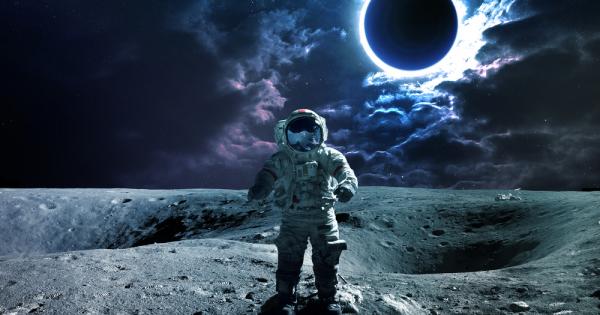 Британският астрофизик Стивън Хокинг заяви че човечеството ще трябва да