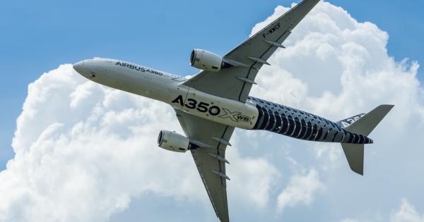 Повечето самолети имат дупка в опашката си Защо това е