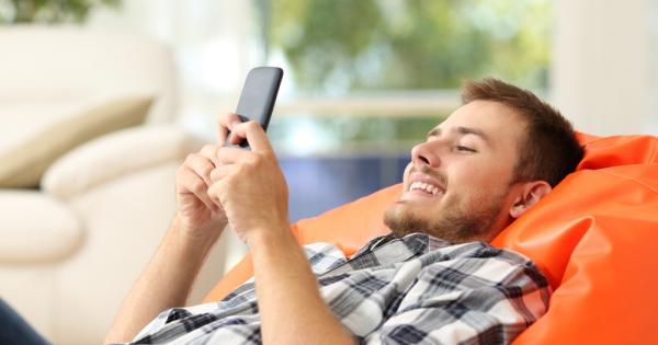 Има много неща които можете да правите онлайн Когато ви