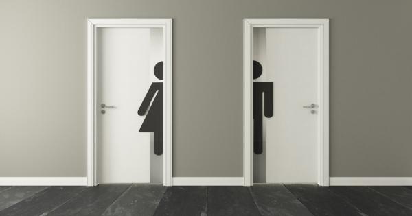 Ако гол мъж случайно попадне в женската баня жените