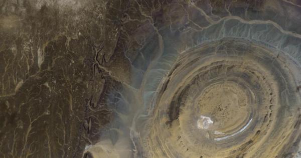 Структурата Ришат известна като Окото на Сахара се намира в