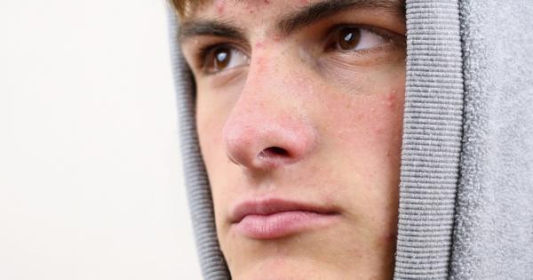 Учени от Чехия установиха че чернооките мъже изглеждат по благонадеждни от