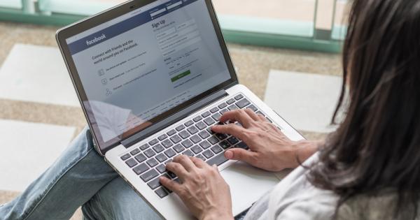 Facebook позволява на потребителите си да използват и редица клавишни