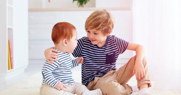 Оставянето на малките деца в ръцете на по големите въобще не