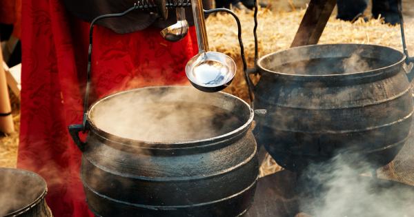 Хайдушки чевермета тържествени приеми сватбарски трапези помени курбани другарски вечери