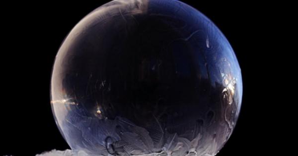 С помощта на ултразвук международен екип учени превръща повърхността на