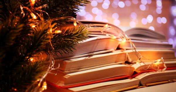 Декември вече чука на вратата и търпеливо стои с червените